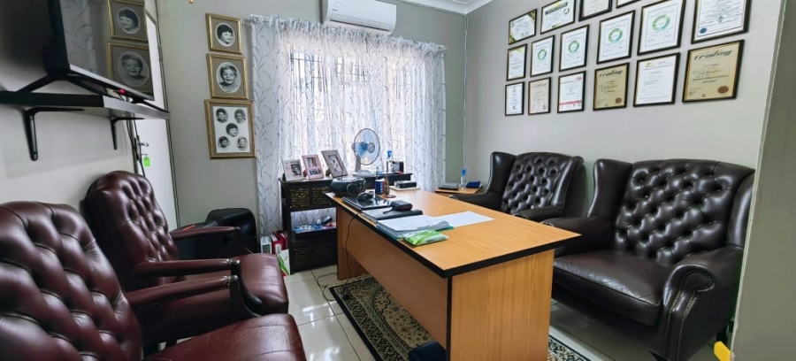 4 Bedroom Property for Sale in Baillie Park North West